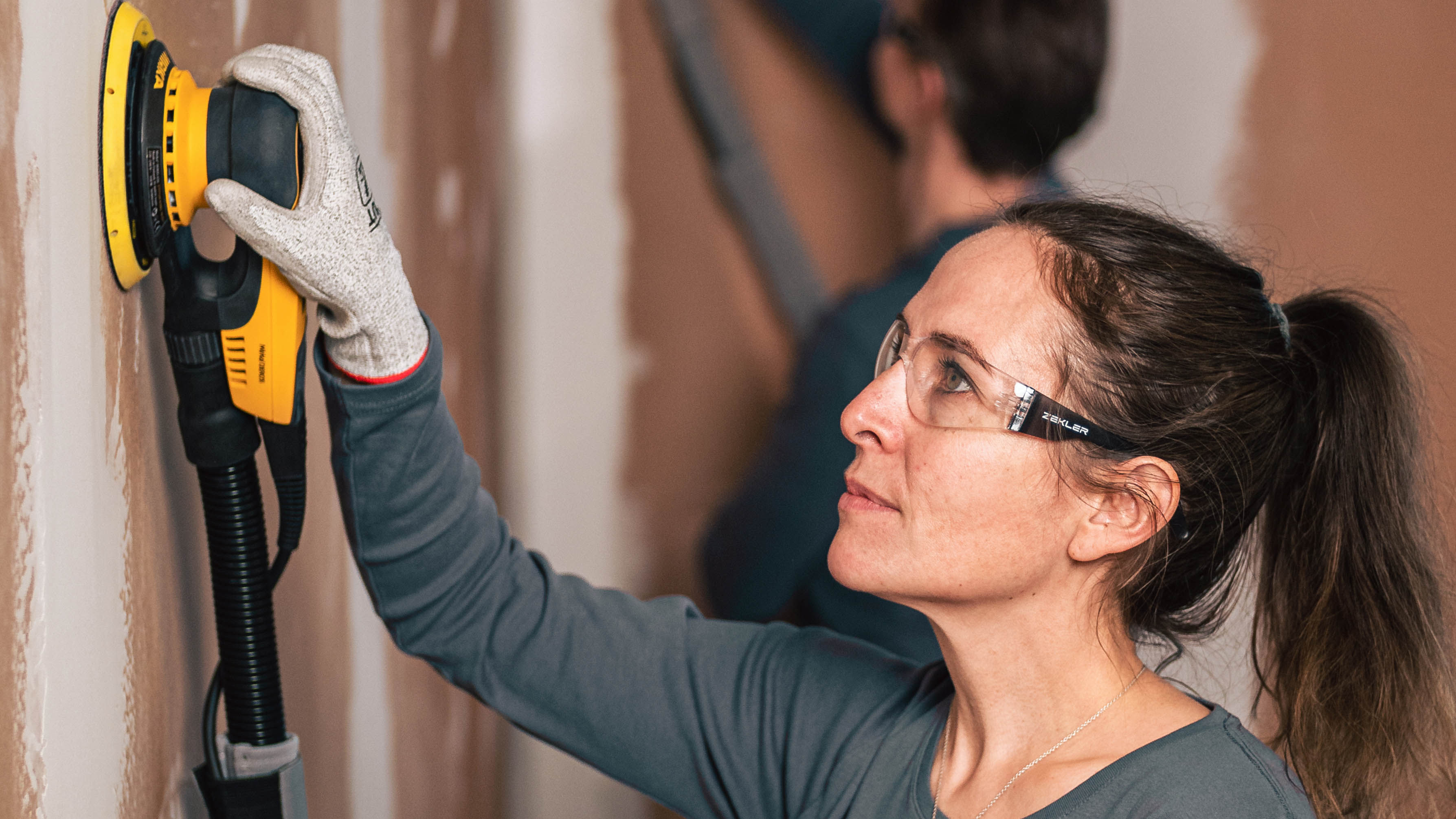 Gecomprimeerd Veel Panter Voorbereiding en schuren van muren en plafonds - Mirka