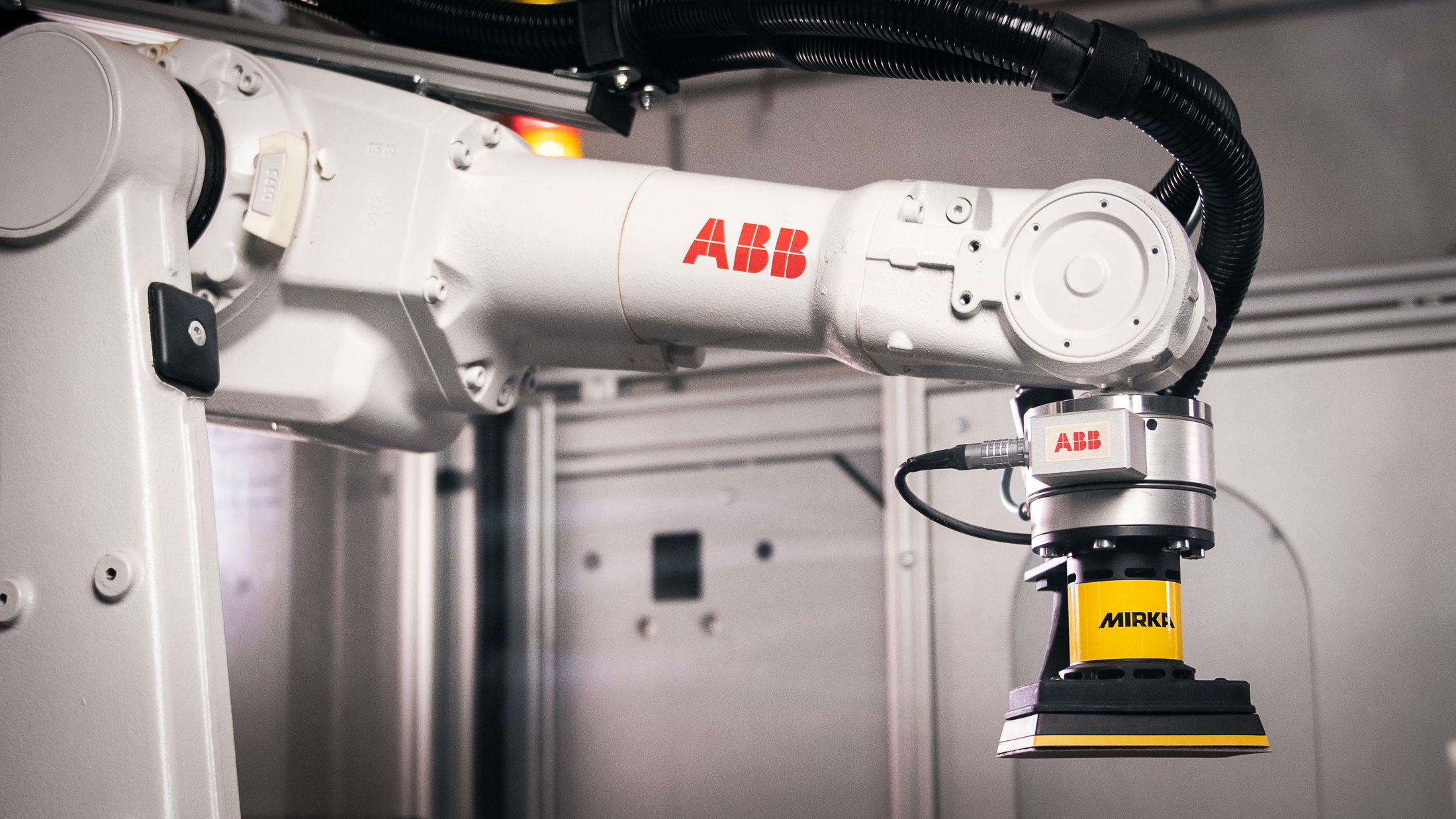 Mirka® s'Associe à ABB pour Améliorer l'Accès à l'Automatisation