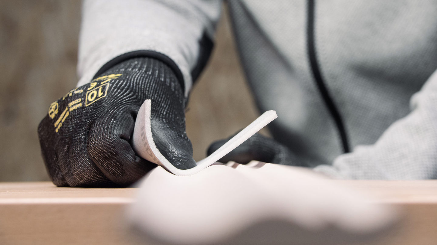 Iridium® handsanding for sanding with a fingertip… Mirka