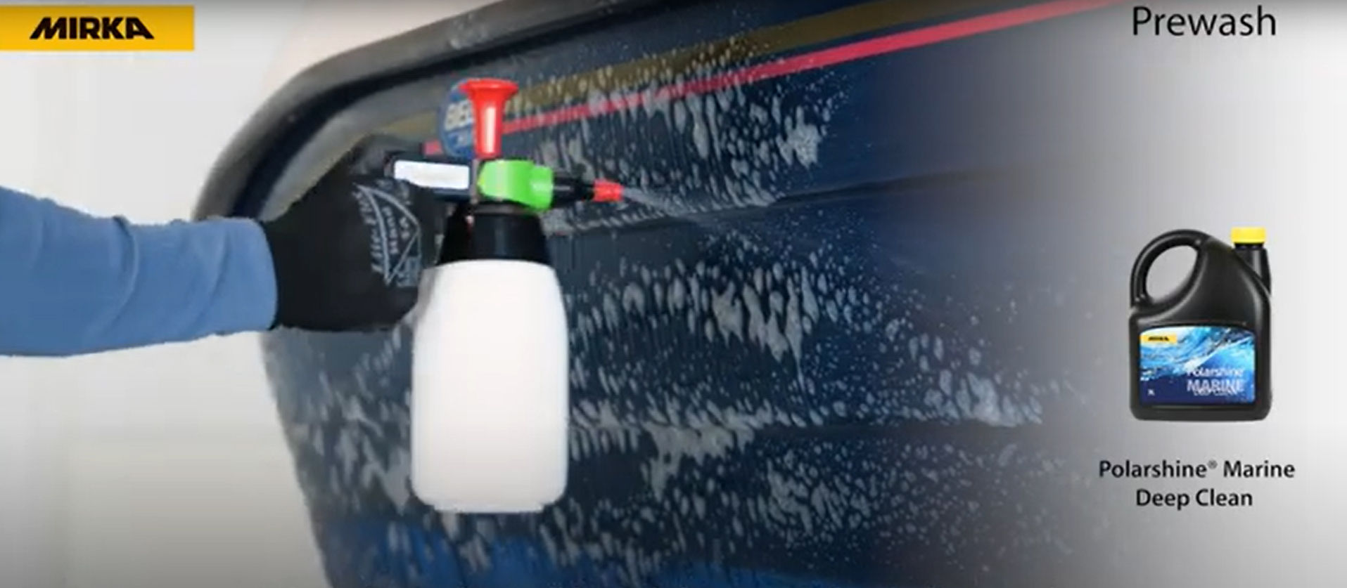 Faça uma pré-lavagem antes de limpar seu barco com Mirka,