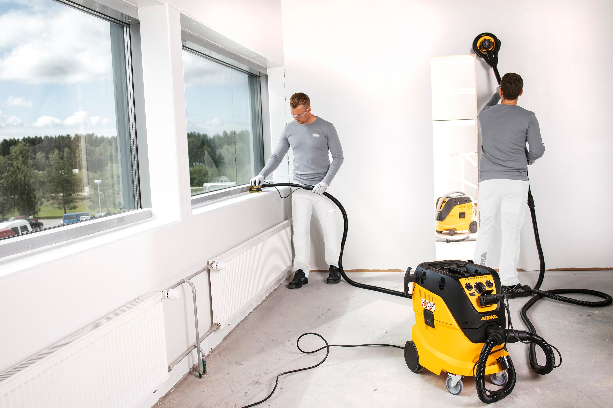 Mirka® Dust Extractor 1242 M