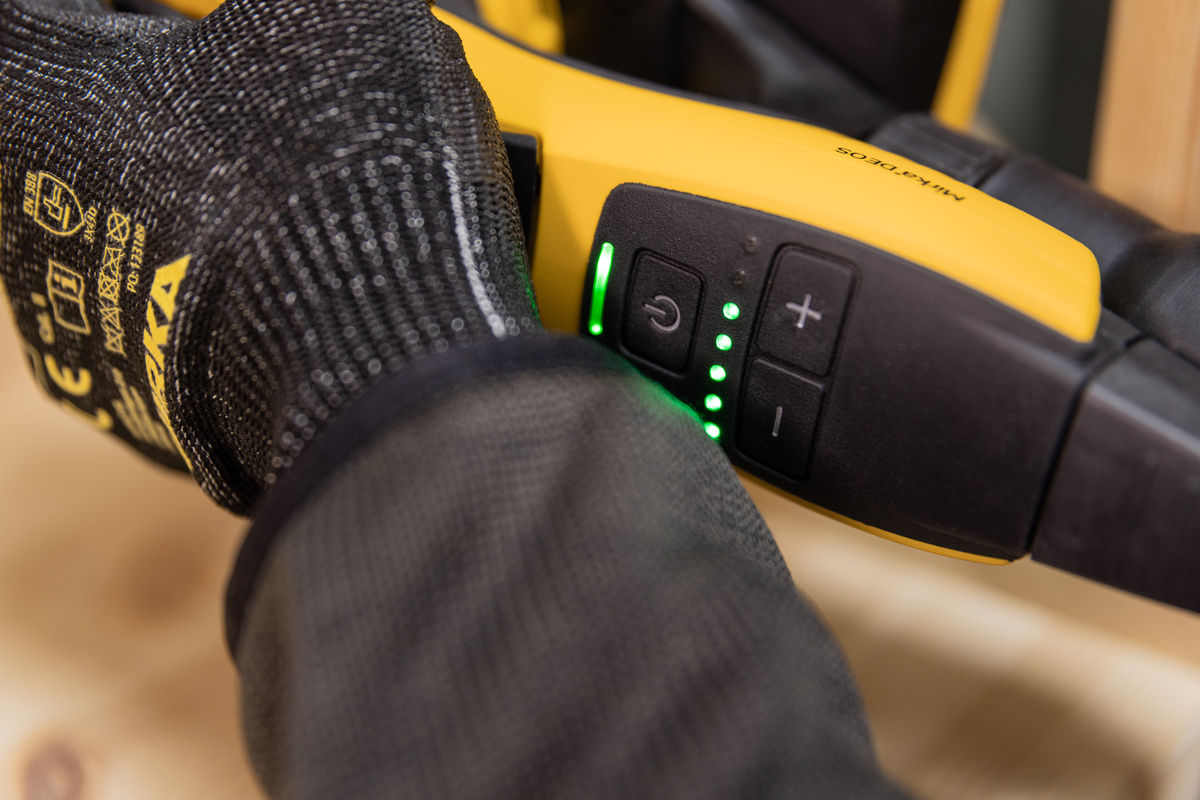 Mirka® DEOS II 383X 2.75" x 8", 3.0 mm orbit